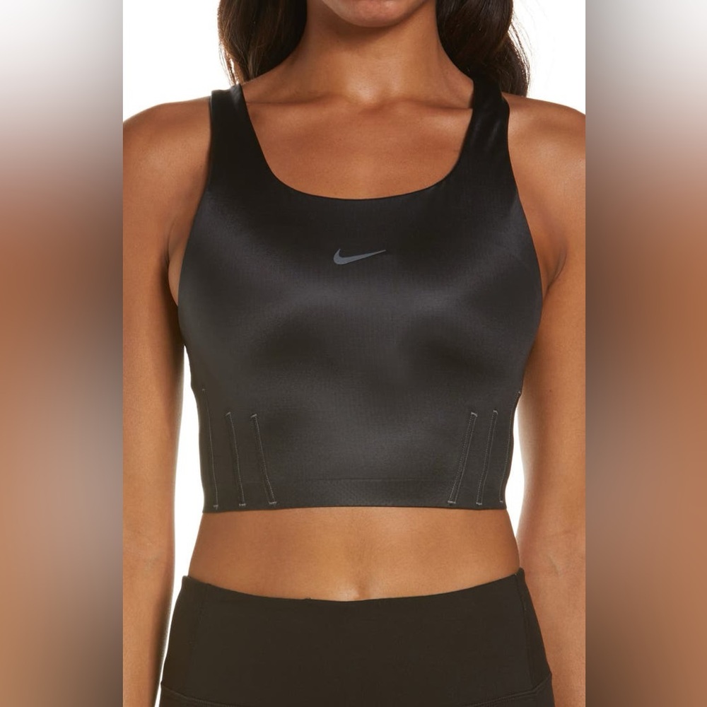 Nike Swoosh City Ready Sports Bra - sz Medium